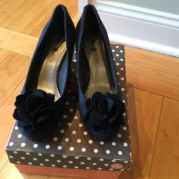 Lindsay Phillips Wedges - Picture 5 of 5